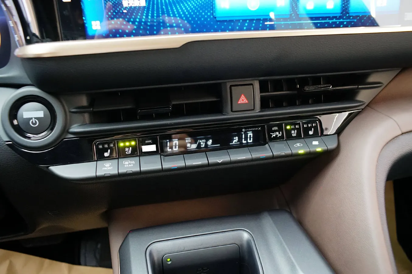 2023 Toyota CrownSportCross 2.5L 185HP L4 E-CVT Hybrid,autocango,china used car exporter,china ev exporter,chinese used car exporter,chinese used ev exporter