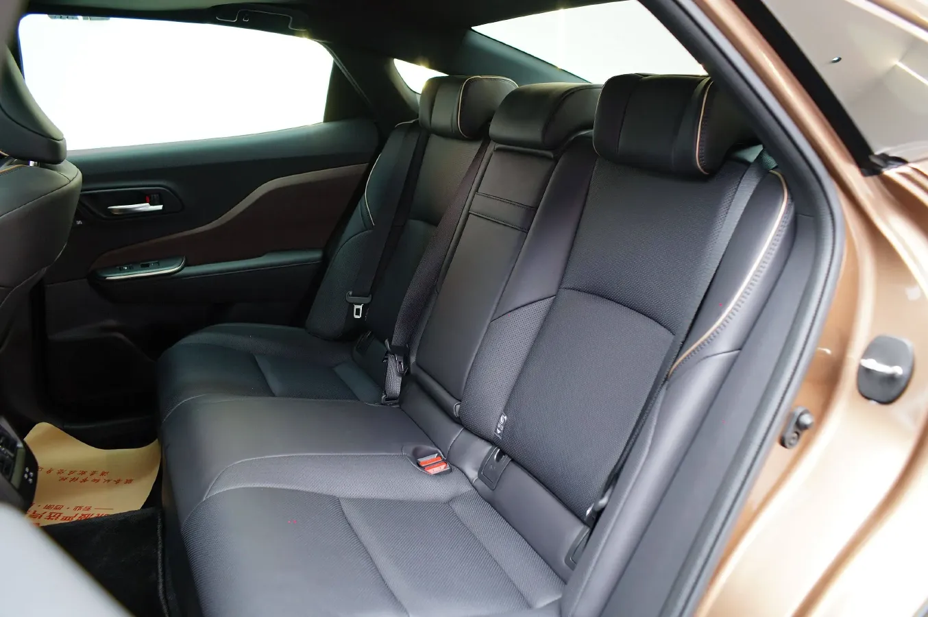 2023 Toyota CrownSportCross 2.5L 185HP L4 E-CVT Hybrid,autocango,china used car exporter,china ev exporter,chinese used car exporter,chinese used ev exporter