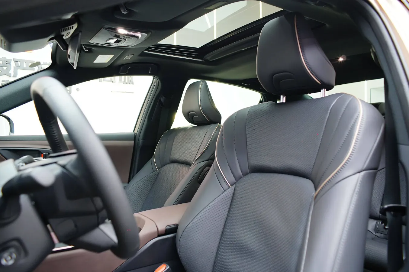 2023 Toyota CrownSportCross 2.5L 185HP L4 E-CVT Hybrid,autocango,china used car exporter,china ev exporter,chinese used car exporter,chinese used ev exporter