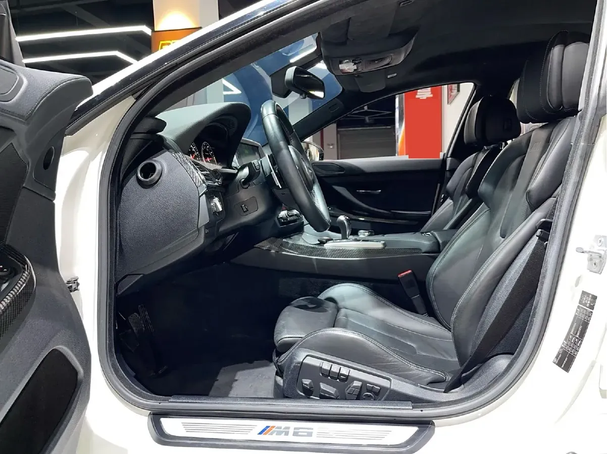 2013 BMW M6 4.4T 560HP V8 7DCT,autocango,china used car exporter,china ev exporter,chinese used car exporter,chinese used ev exporter