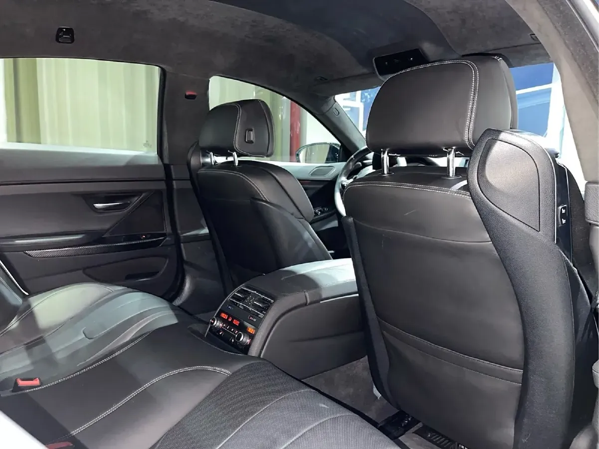 2013 BMW M6 4.4T 560HP V8 7DCT,autocango,china used car exporter,china ev exporter,chinese used car exporter,chinese used ev exporter