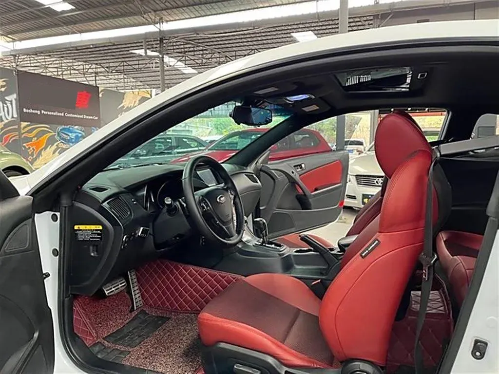 2012 Hyundai Rohens-Coupe 2.0T 260HP L4 8AT,autocango,china used car exporter,china ev exporter,chinese used car exporter,chinese used ev exporter