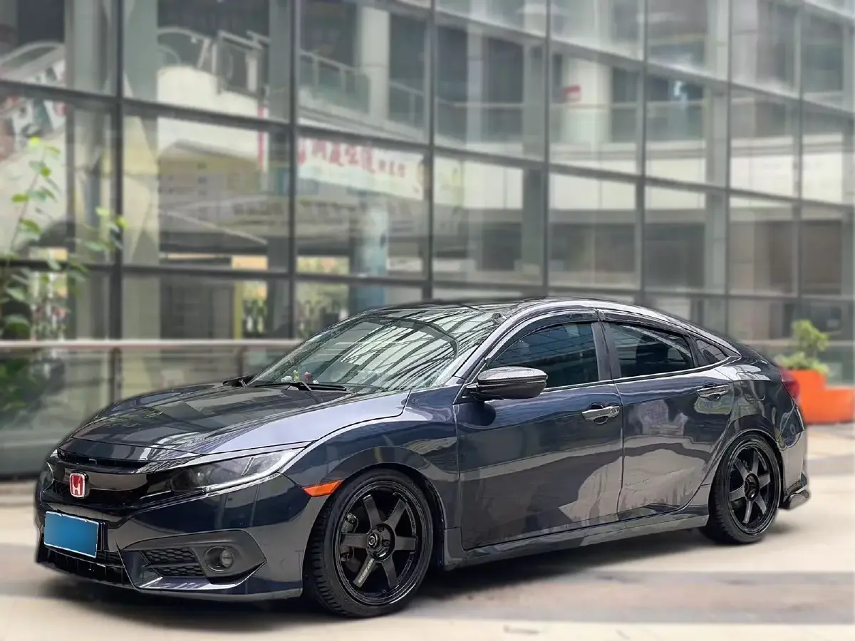 2016 Honda Civic 1.5T 177HP L4 CVT