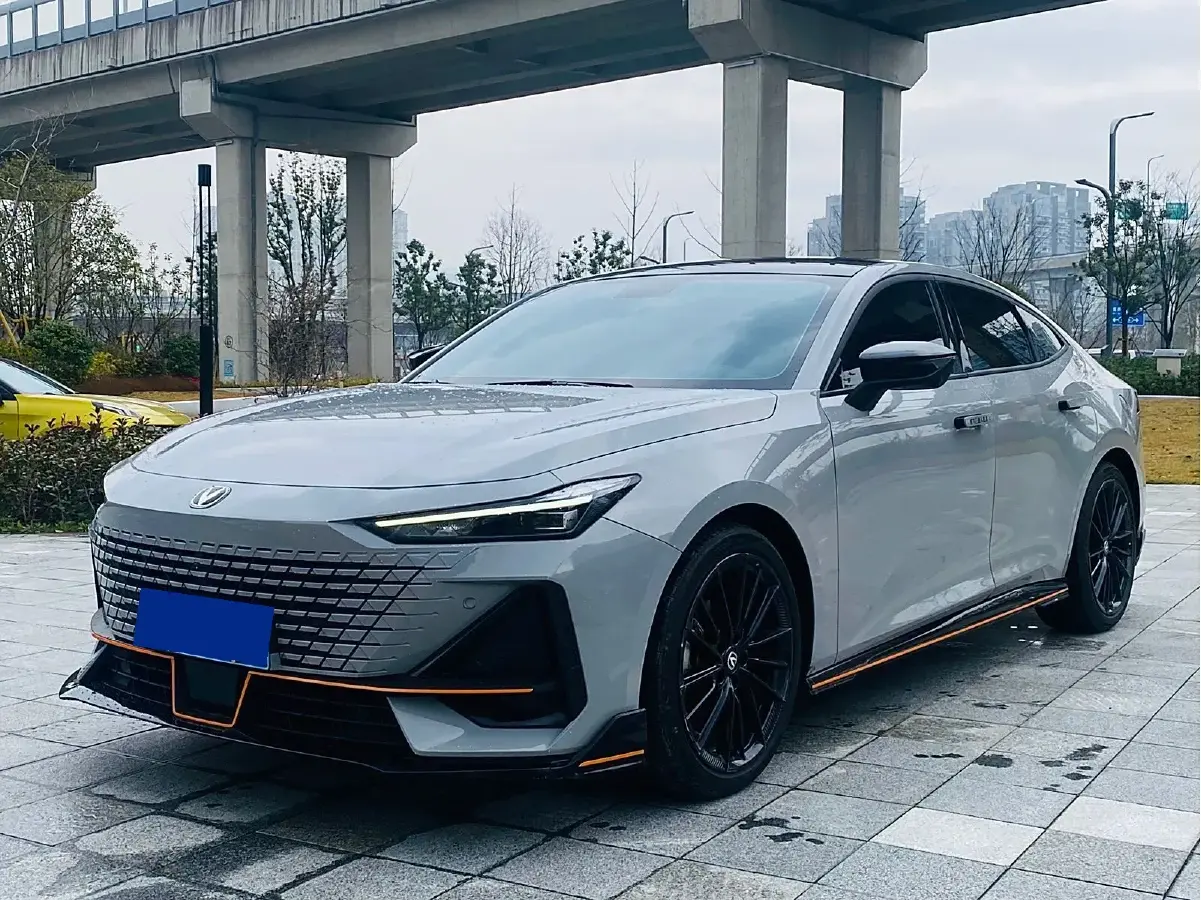 2022 ChangAn UNI-V 1.5T 188HP L4 7DCT