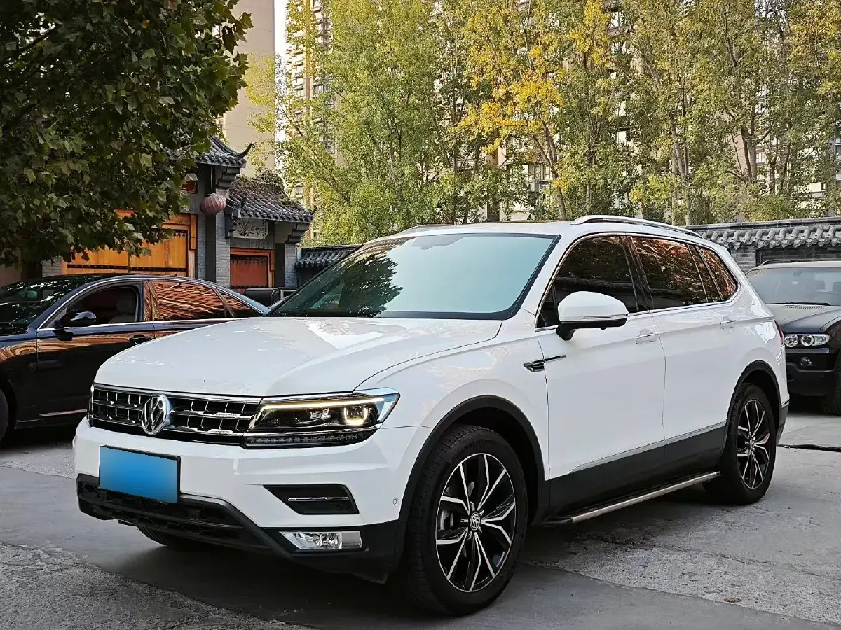 2019 Volkswagen Tiguan L 2.0T 220HP L4 7DCT