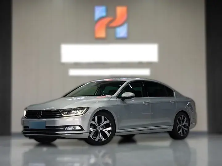2017 Volkswagen Magotan 2.0T 220HP L4 7DCT
