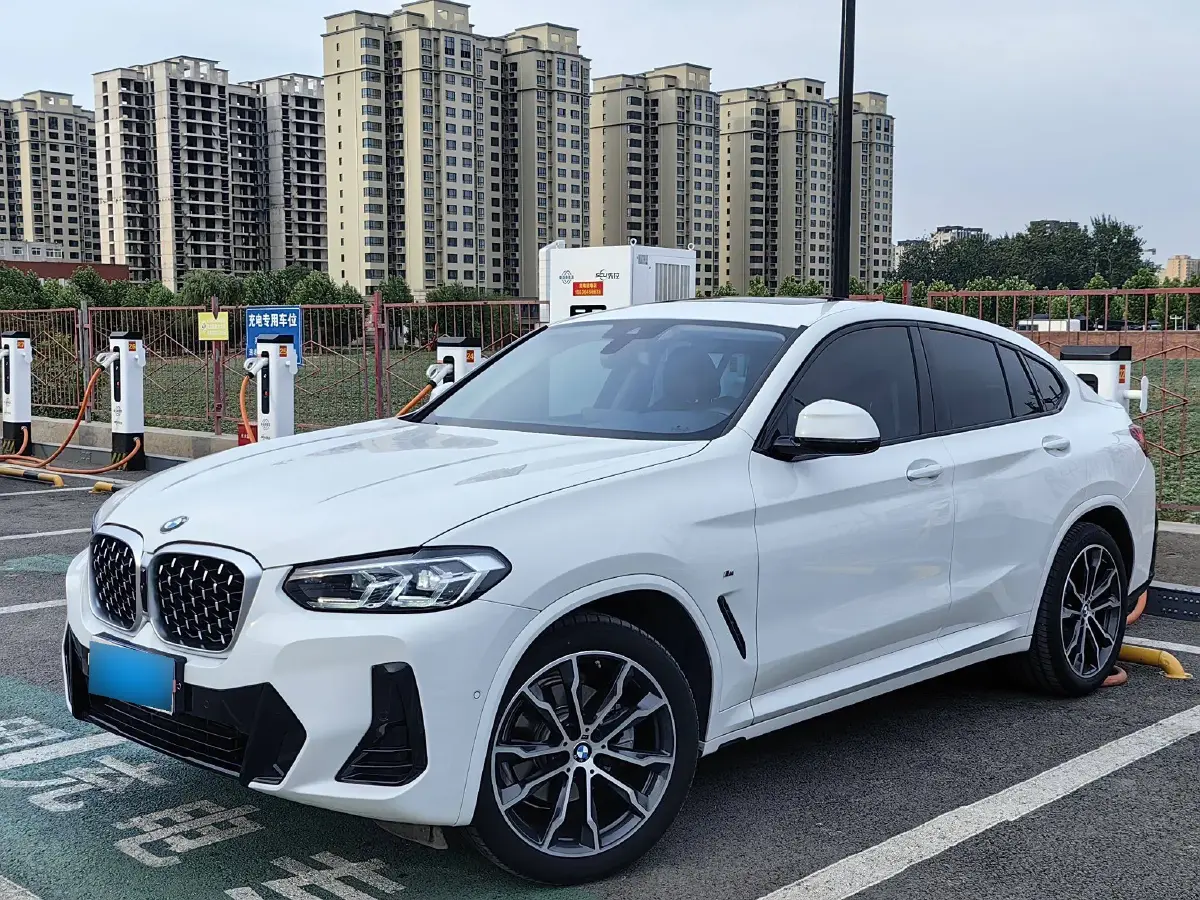 2022 BMW X4 2.0T 245HP L4 8AT
