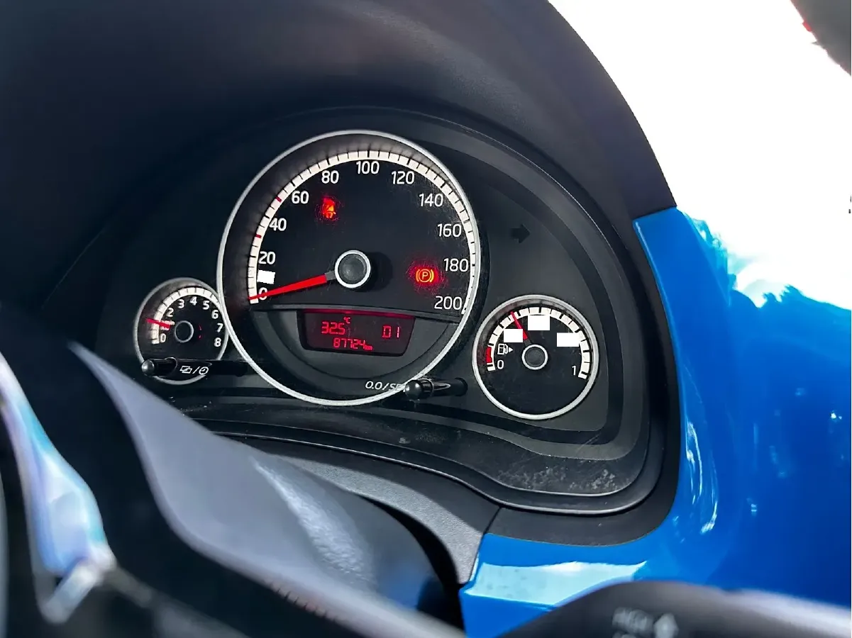 2015 Volkswagen up! 1.0L 75HP L3 5AMT,autocango,china used car exporter,china ev exporter,chinese used car exporter,chinese used ev exporter