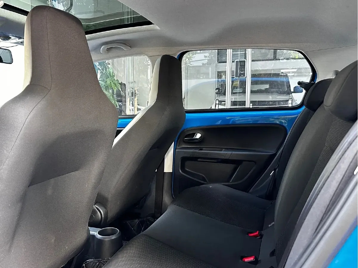 2015 Volkswagen up! 1.0L 75HP L3 5AMT,autocango,china used car exporter,china ev exporter,chinese used car exporter,chinese used ev exporter