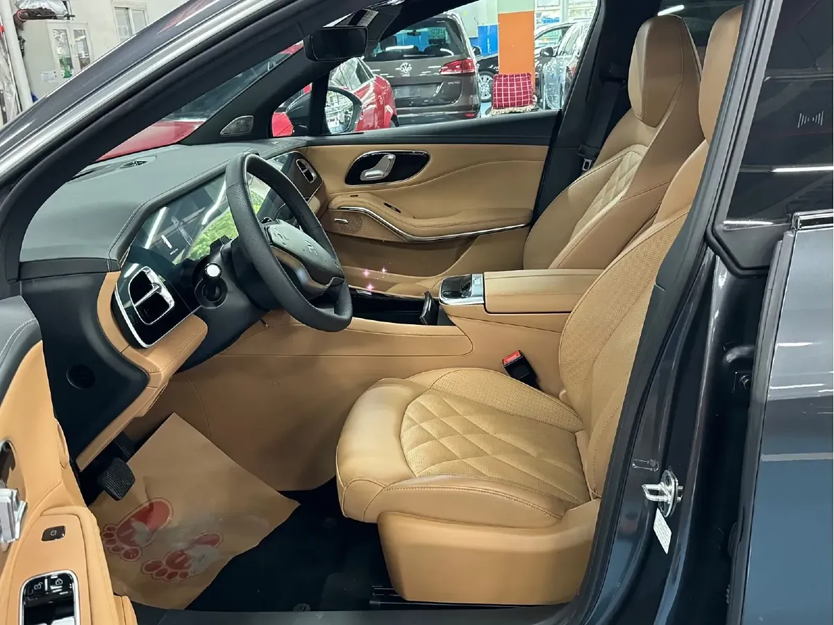 2023 Rising Auto R7 BEV 90KWH,autocango,china used car exporter,china ev exporter,chinese used car exporter,chinese used ev exporter