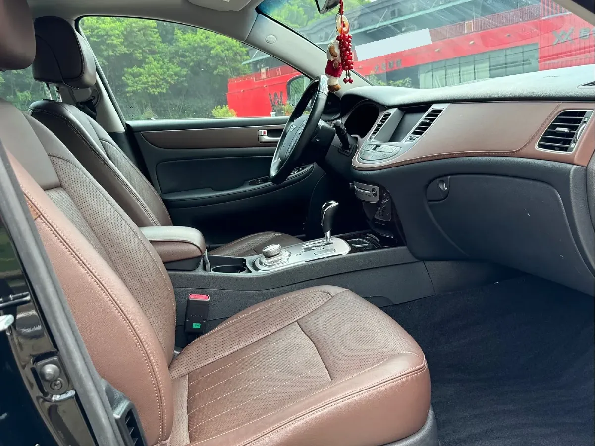 2012 Hyundai Rohens 3.3L 301HP V6 8AT,autocango,china used car exporter,china ev exporter,chinese used car exporter,chinese used ev exporter