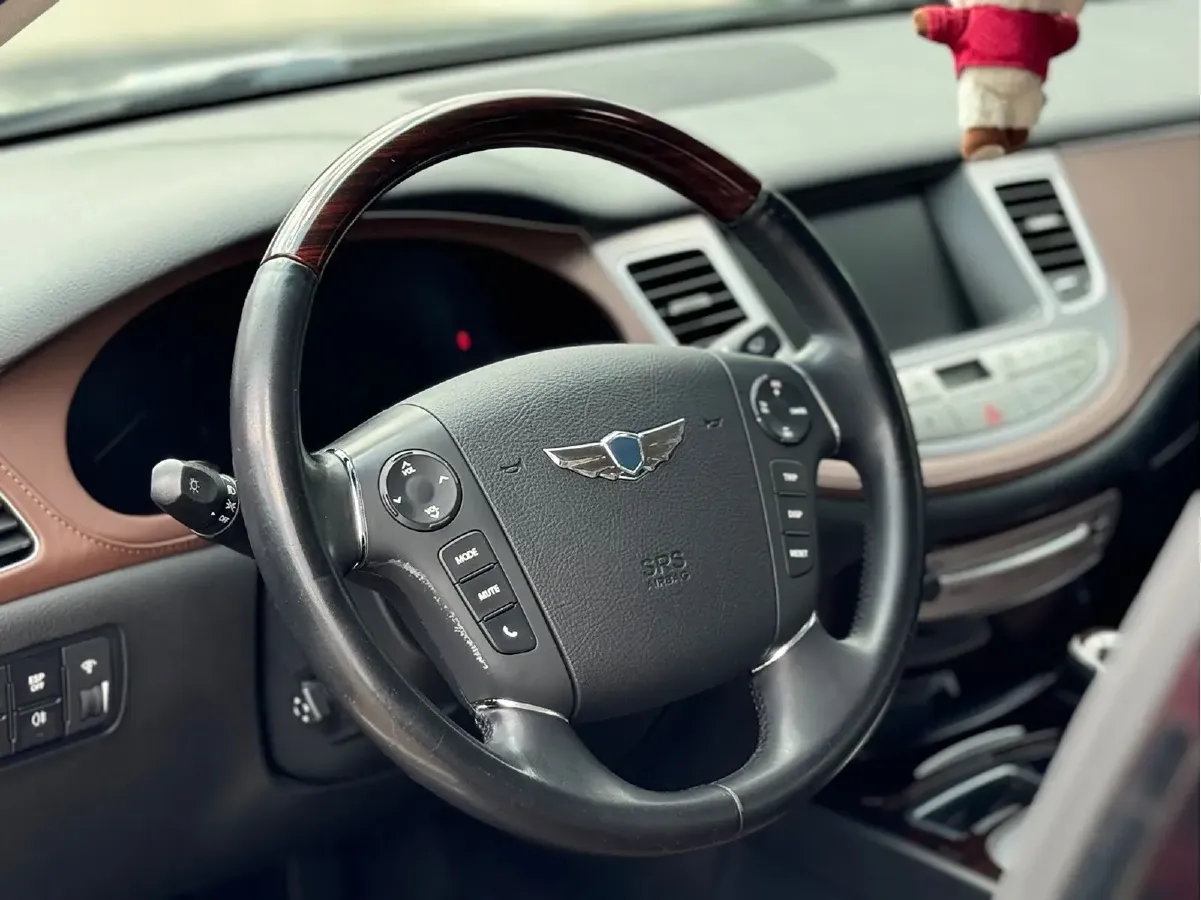 2012 Hyundai Rohens 3.3L 301HP V6 8AT,autocango,china used car exporter,china ev exporter,chinese used car exporter,chinese used ev exporter