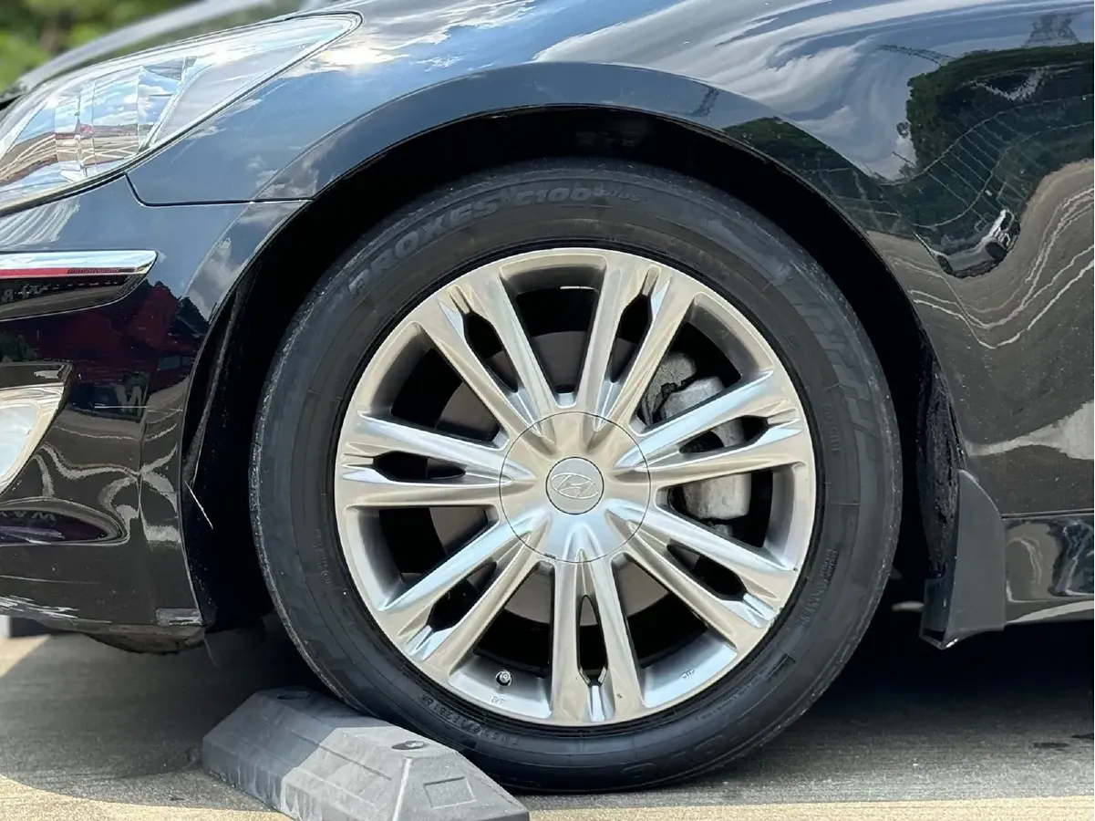 2012 Hyundai Rohens 3.3L 301HP V6 8AT,autocango,china used car exporter,china ev exporter,chinese used car exporter,chinese used ev exporter