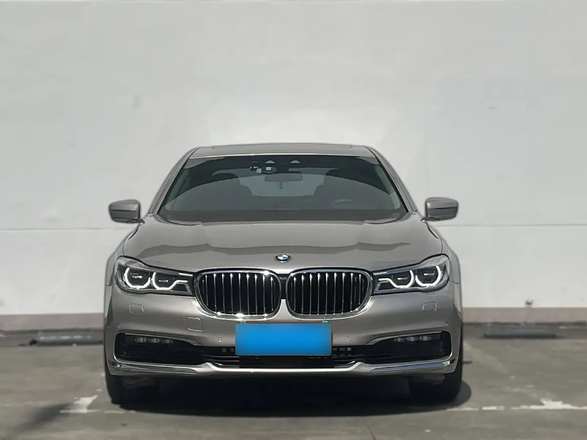 2016 BMW 7 Series 3.0T 326HP L6 8AT