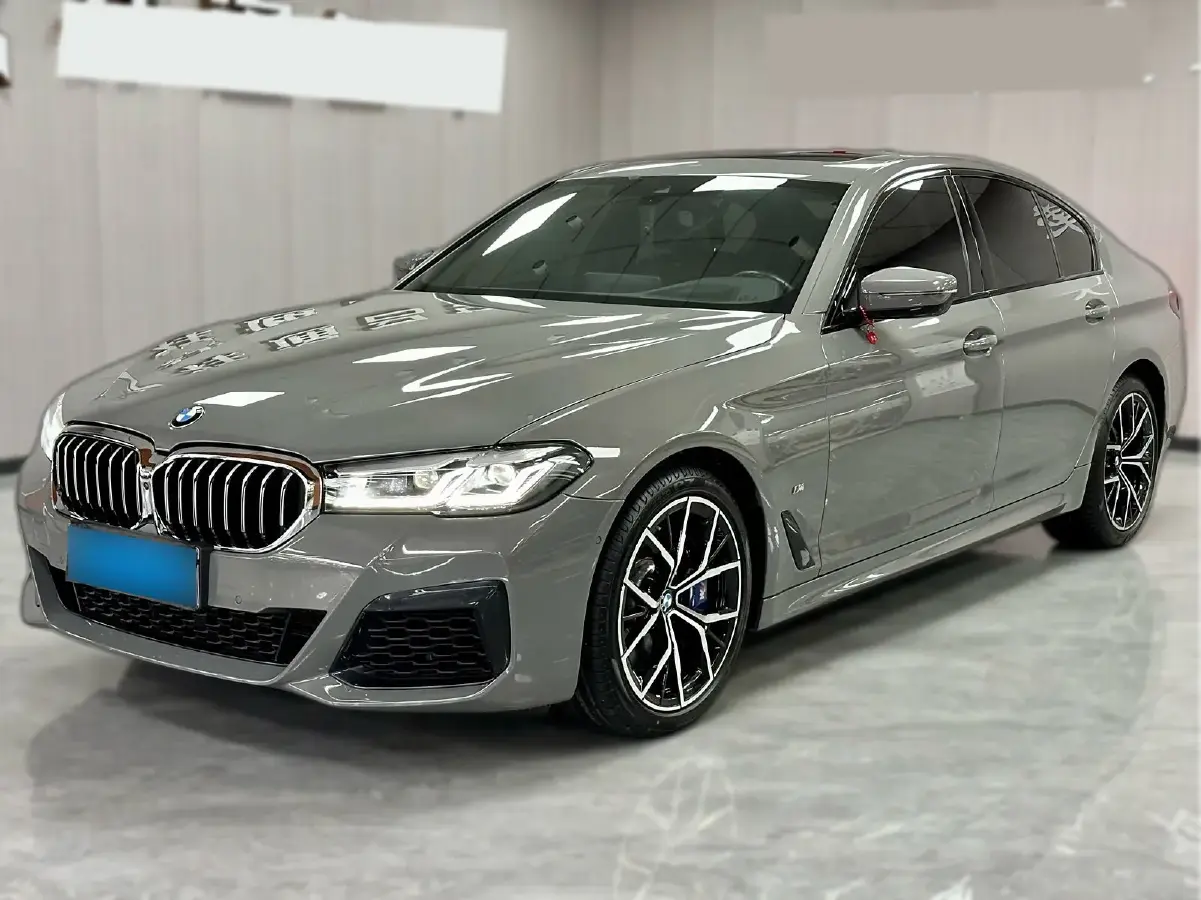 2021 BMW 5 Series 3.0T 340HP L6 8AT