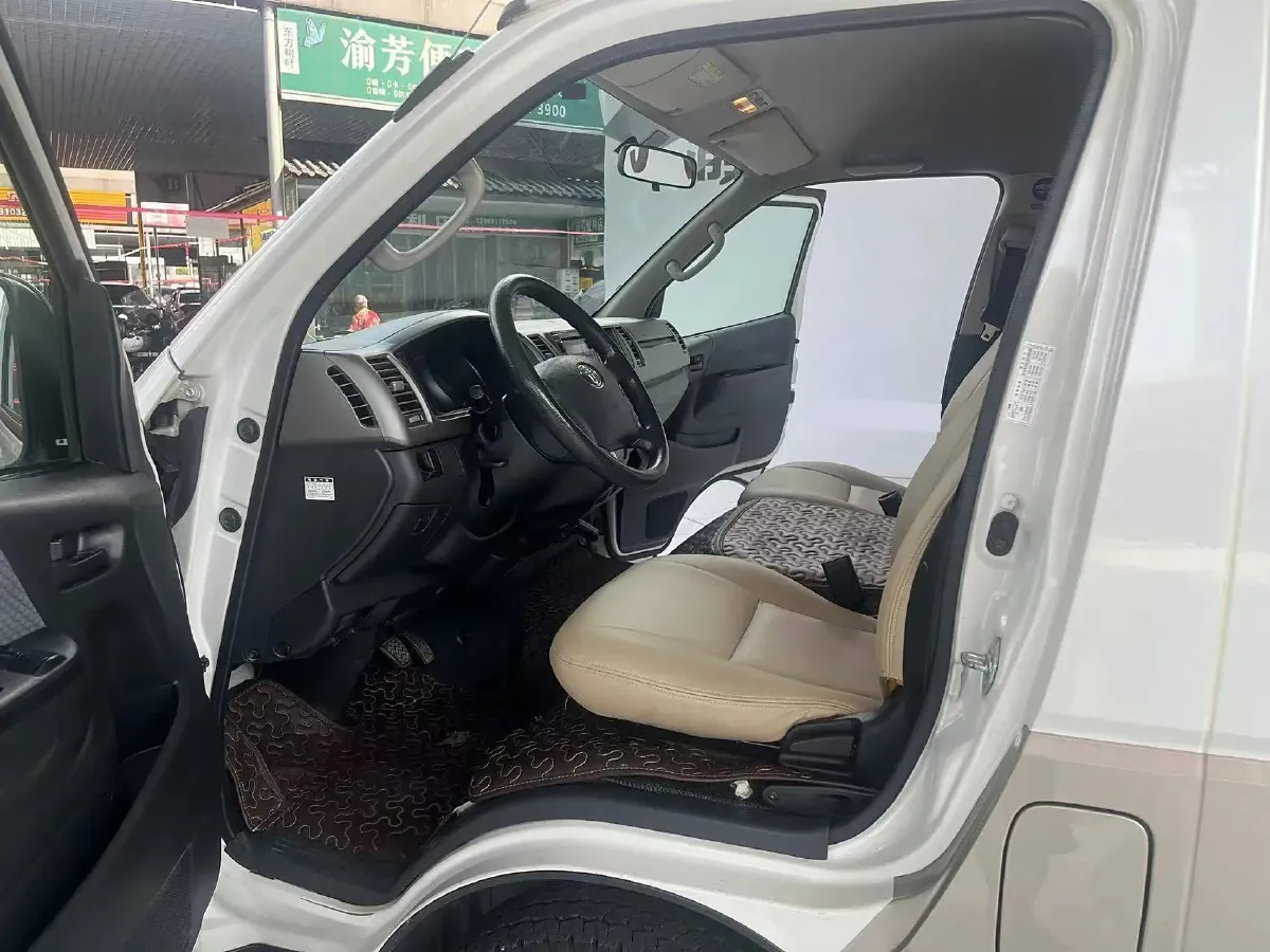 2011 Toyota Hiace 2.7L 154HP L4 4AT,autocango,china used car exporter,china ev exporter,chinese used car exporter,chinese used ev exporter