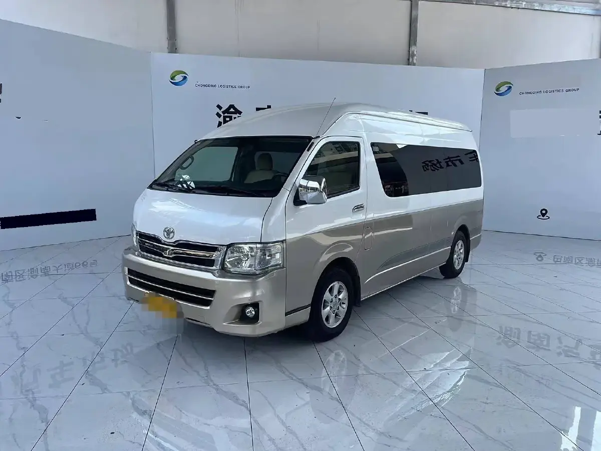 2011 Toyota Hiace 2.7L 154HP L4 4AT