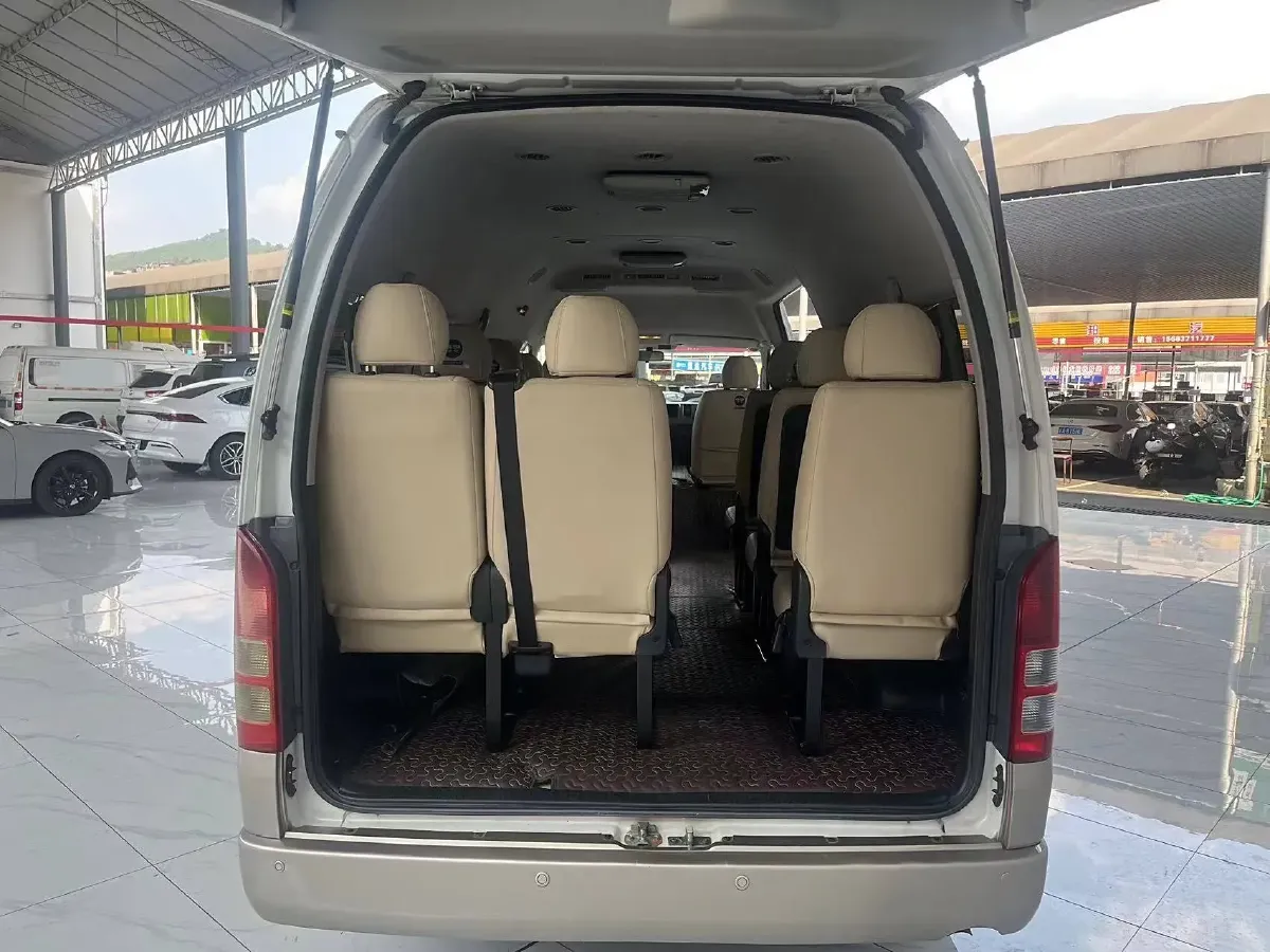 2011 Toyota Hiace 2.7L 154HP L4 4AT,autocango,china used car exporter,china ev exporter,chinese used car exporter,chinese used ev exporter