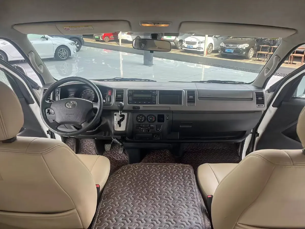 2011 Toyota Hiace 2.7L 154HP L4 4AT,autocango,china used car exporter,china ev exporter,chinese used car exporter,chinese used ev exporter