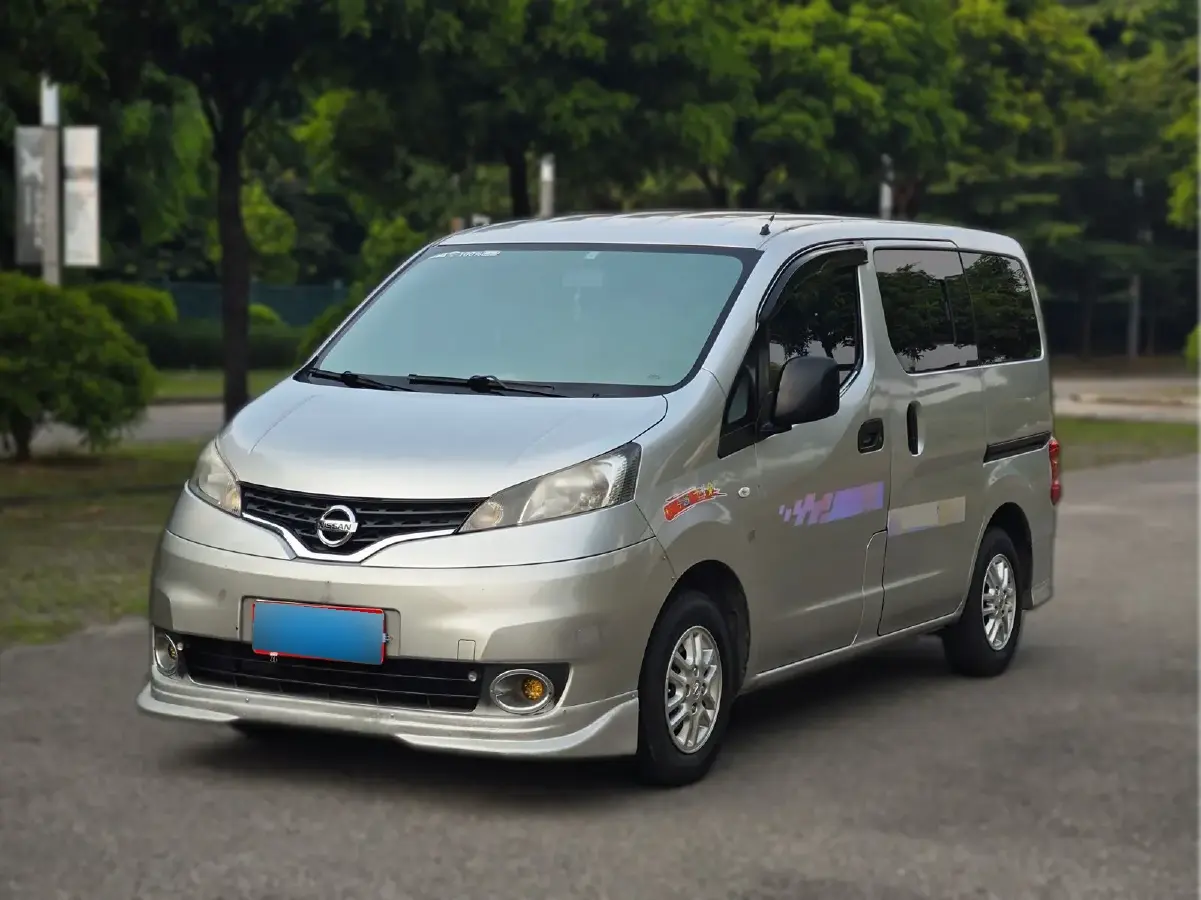 2013 Nissan NV200 1.6L 113HP L4 5MT
