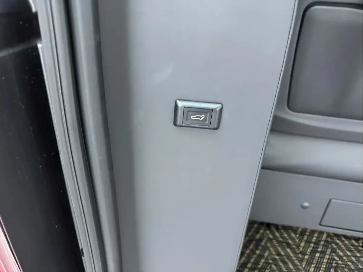 2022 JunTian HeiWuShi Youth 2.0T 203HP L4 6AT,autocango,china used car exporter,china ev exporter,chinese used car exporter,chinese used ev exporter