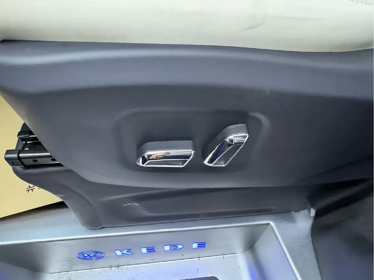 2022 JunTian HeiWuShi Youth 2.0T 203HP L4 6AT,autocango,china used car exporter,china ev exporter,chinese used car exporter,chinese used ev exporter