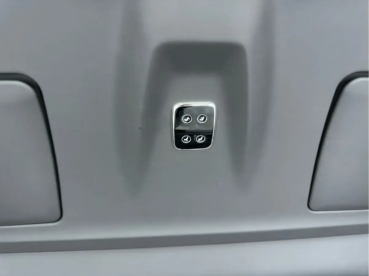 2022 JunTian HeiWuShi Youth 2.0T 203HP L4 6AT,autocango,china used car exporter,china ev exporter,chinese used car exporter,chinese used ev exporter