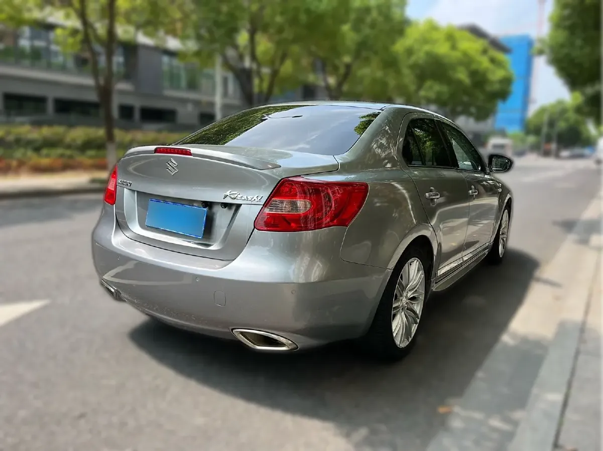 2011 Suzuki Kizashi 2.4L 178HP L4 CVT,autocango,china used car exporter,china ev exporter,chinese used car exporter,chinese used ev exporter