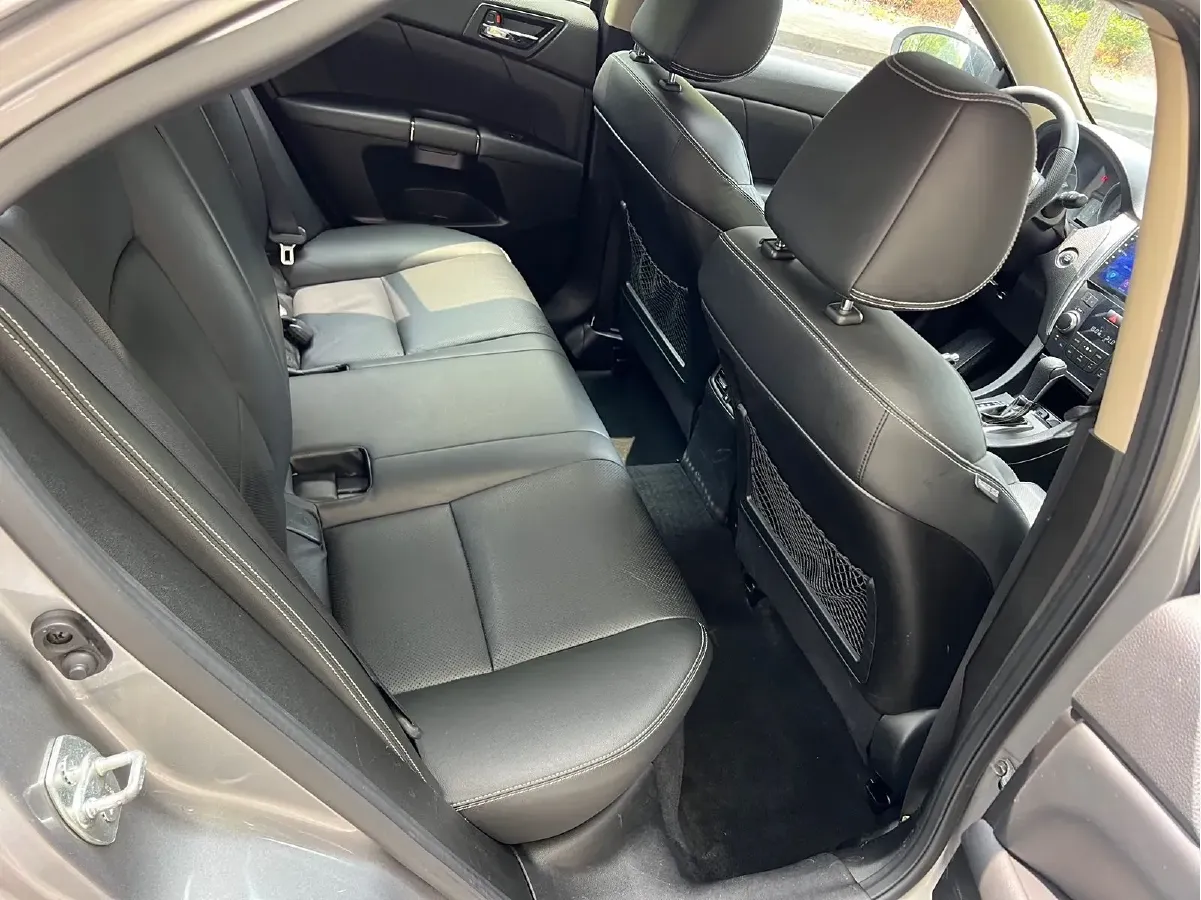 2011 Suzuki Kizashi 2.4L 178HP L4 CVT,autocango,china used car exporter,china ev exporter,chinese used car exporter,chinese used ev exporter