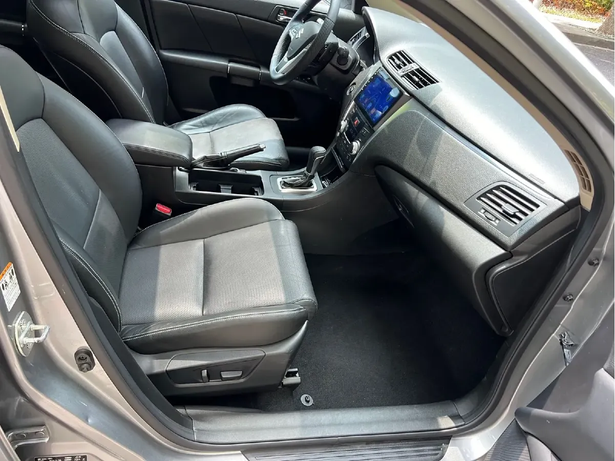 2011 Suzuki Kizashi 2.4L 178HP L4 CVT,autocango,china used car exporter,china ev exporter,chinese used car exporter,chinese used ev exporter