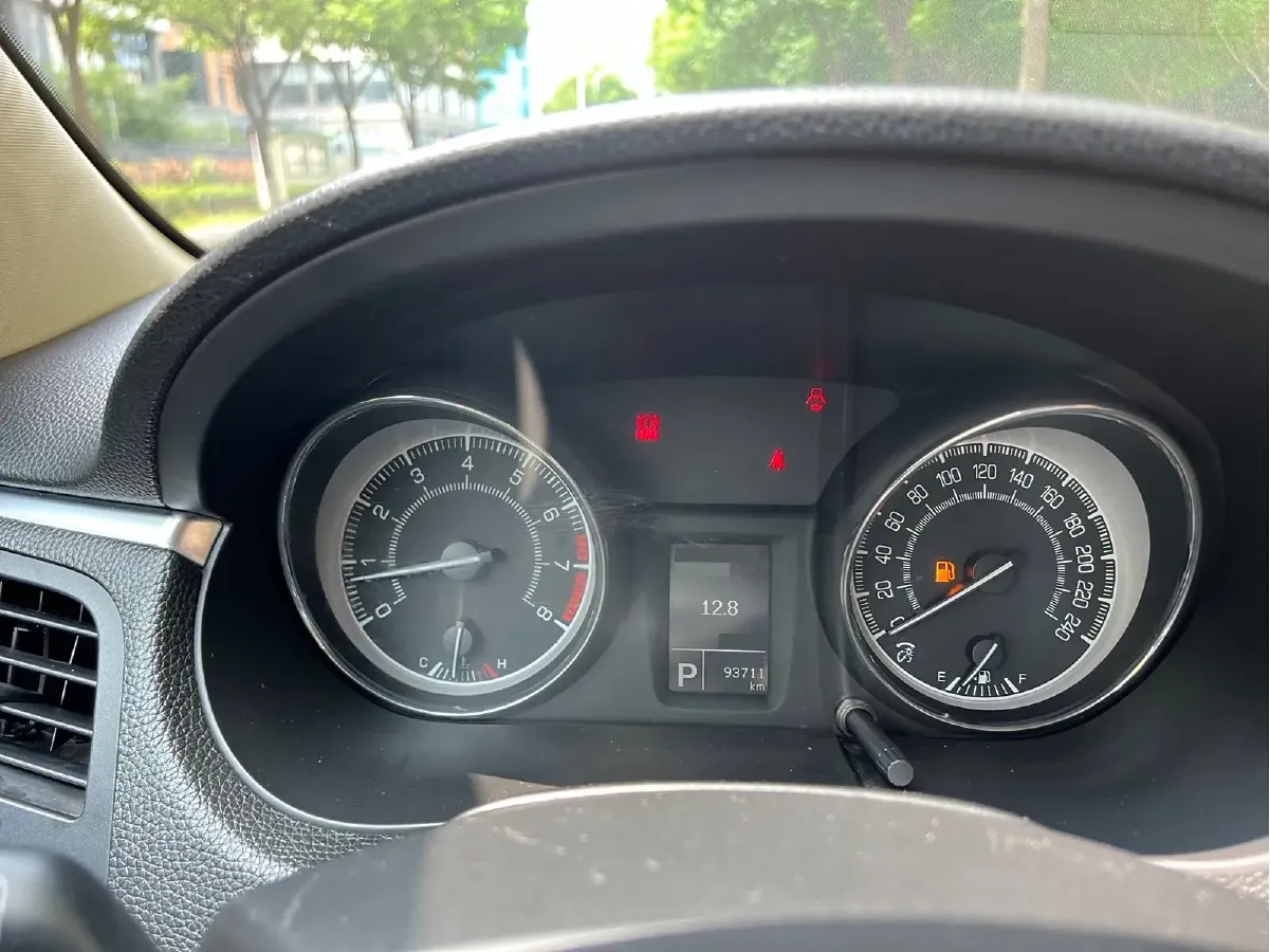 2011 Suzuki Kizashi 2.4L 178HP L4 CVT,autocango,china used car exporter,china ev exporter,chinese used car exporter,chinese used ev exporter