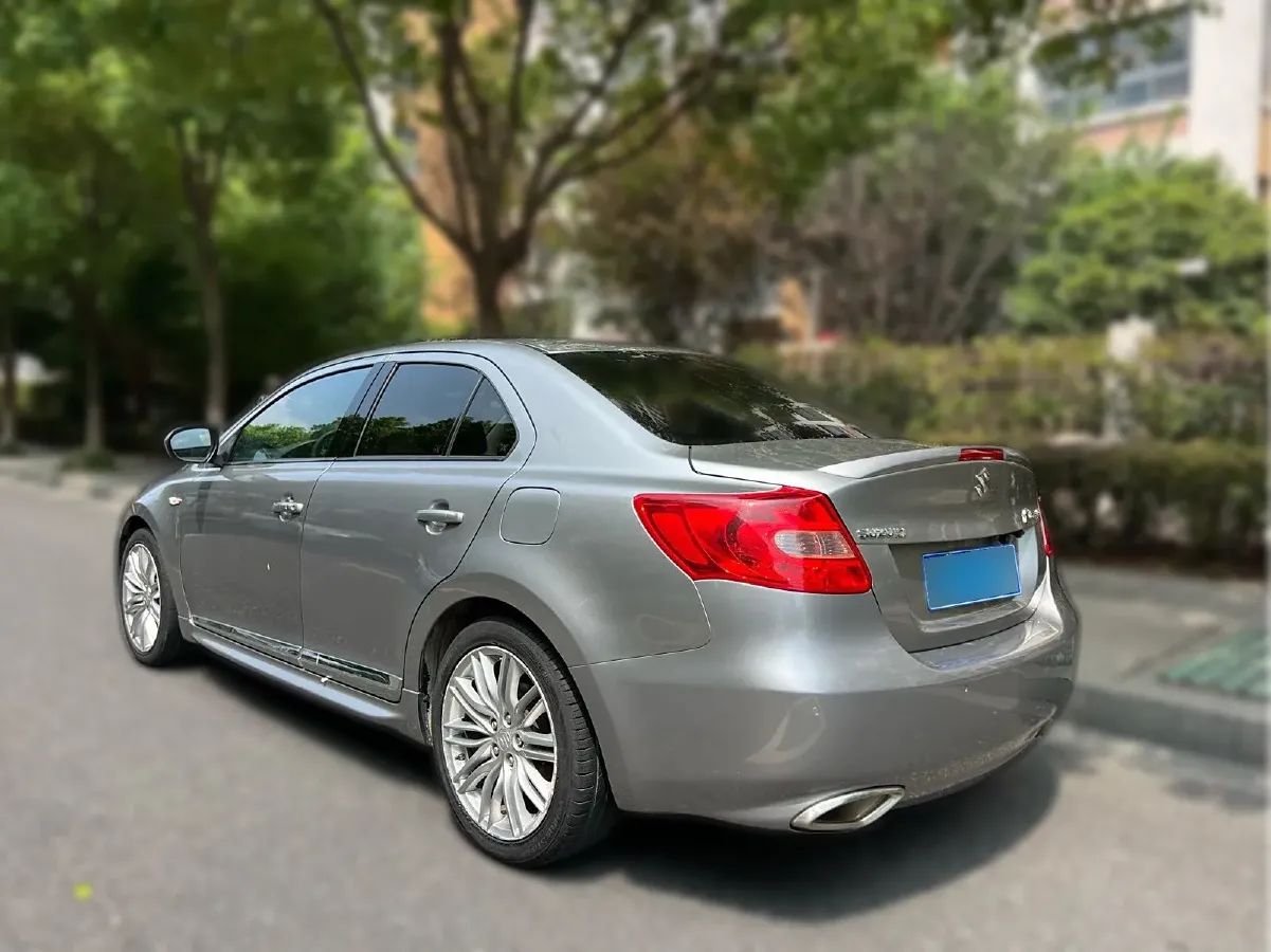 2011 Suzuki Kizashi 2.4L 178HP L4 CVT,autocango,china used car exporter,china ev exporter,chinese used car exporter,chinese used ev exporter