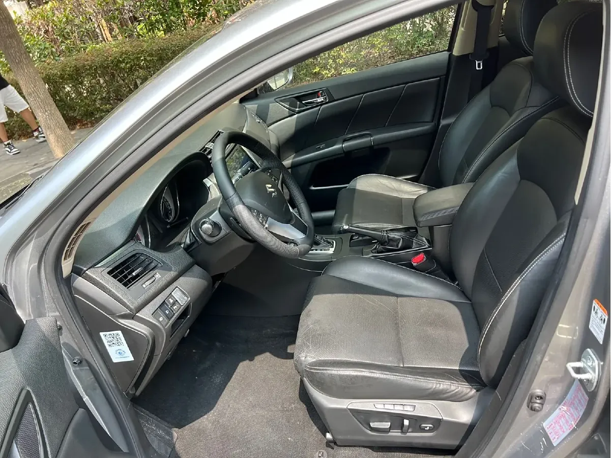 2011 Suzuki Kizashi 2.4L 178HP L4 CVT,autocango,china used car exporter,china ev exporter,chinese used car exporter,chinese used ev exporter