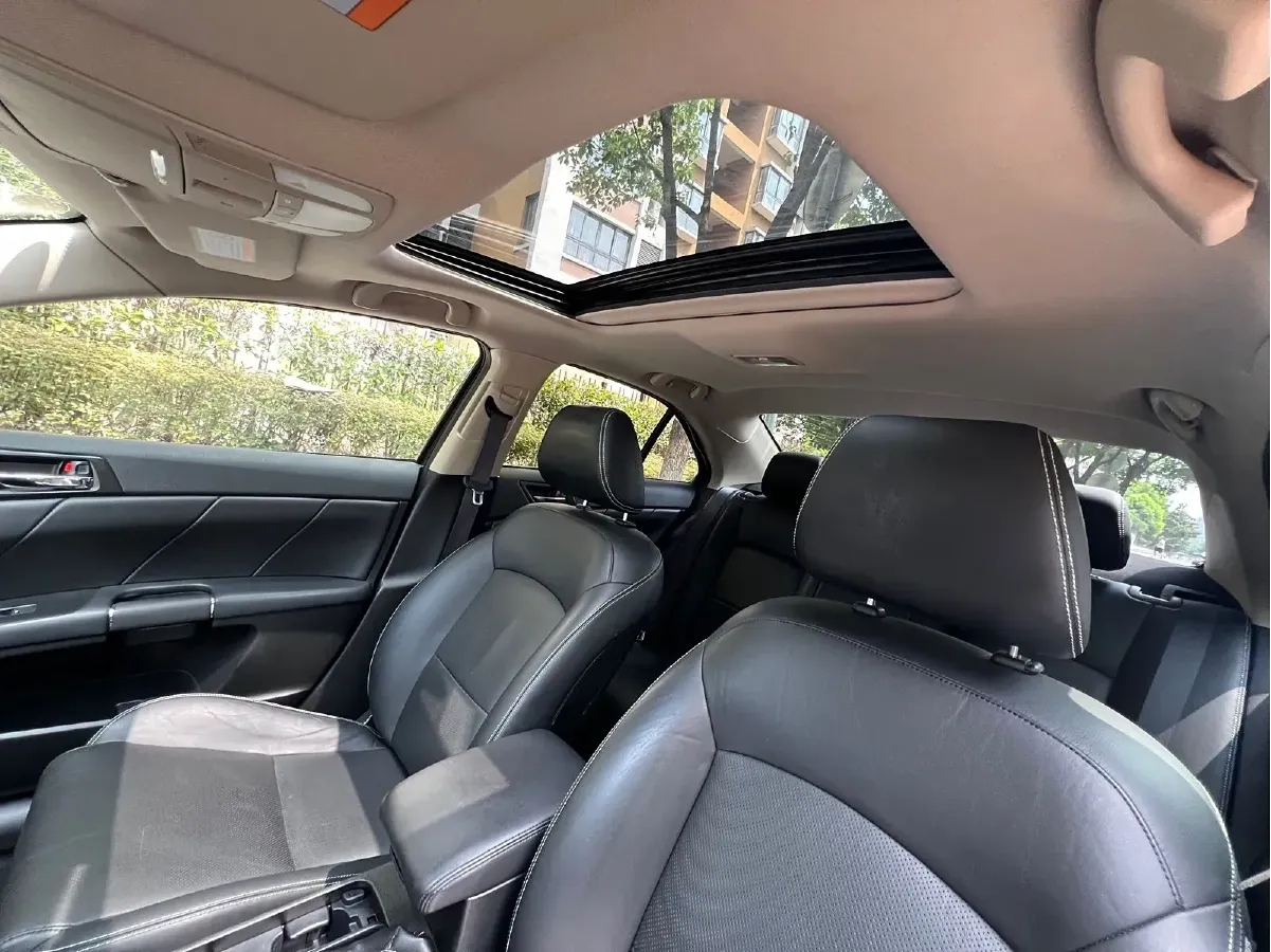 2011 Suzuki Kizashi 2.4L 178HP L4 CVT,autocango,china used car exporter,china ev exporter,chinese used car exporter,chinese used ev exporter