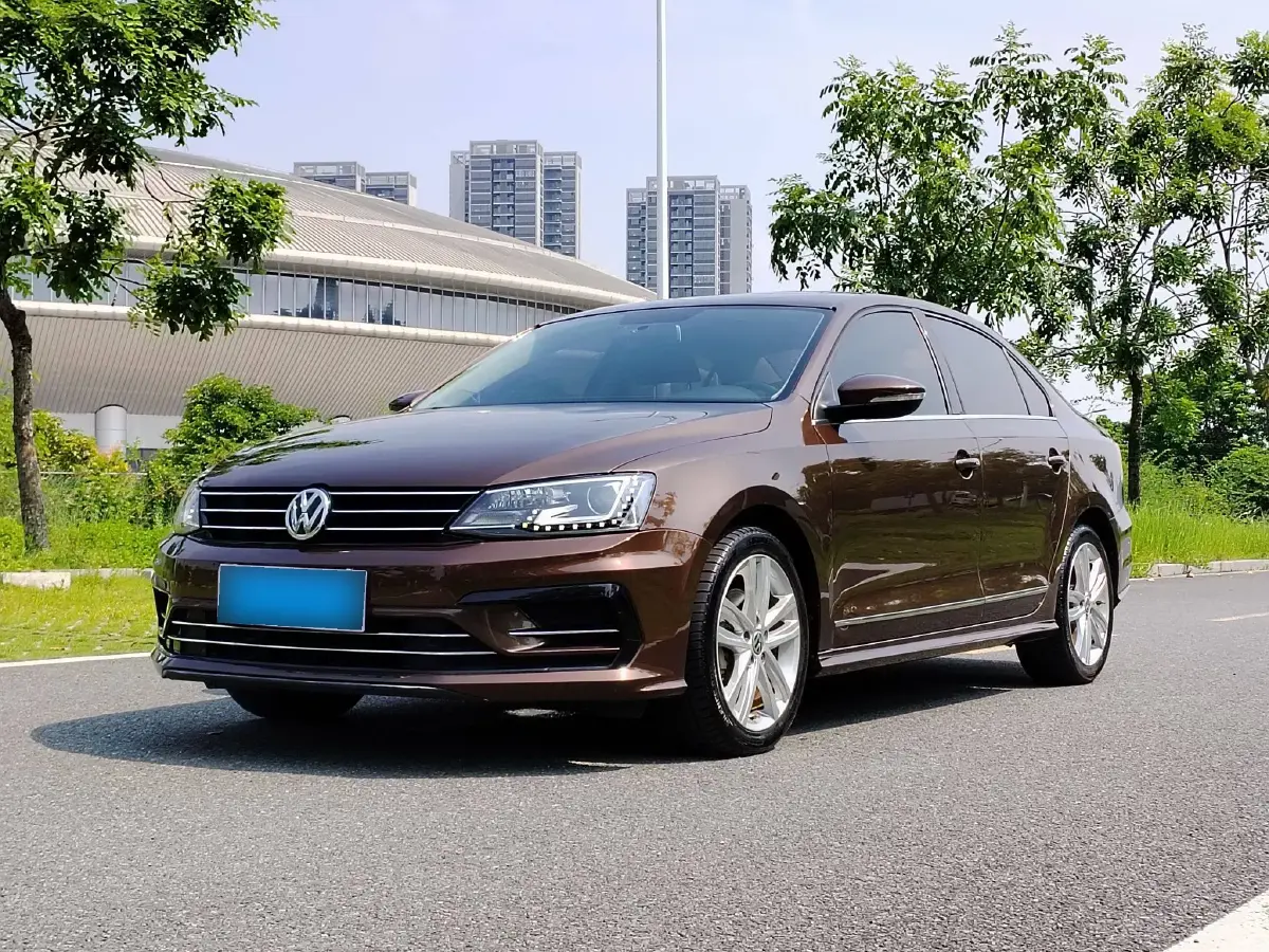 2018 Volkswagen Sagitar 1.4T 150HP L4 7DCT