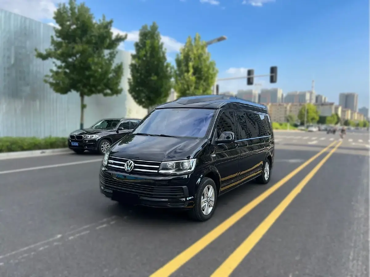 2017 Volkswagen Caravelle 2.0T 204HP L4 7DCT
