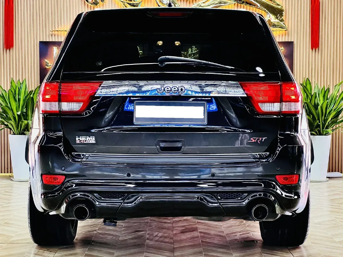 2013 Jeep Grand Cherokee SRT 6.4L 468HP V8 5AT,autocango,china used car exporter,china ev exporter,chinese used car exporter,chinese used ev exporter