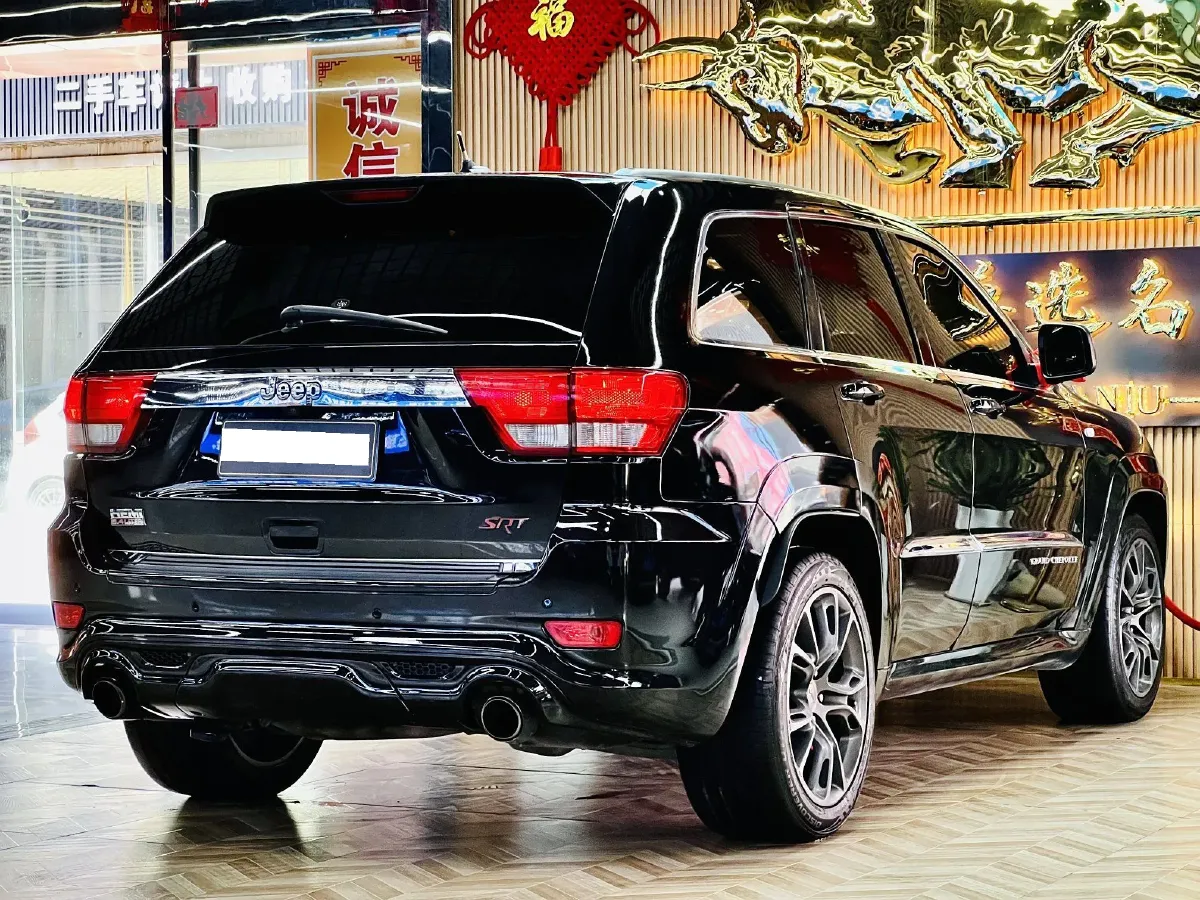 2013 Jeep Grand Cherokee SRT 6.4L 468HP V8 5AT,autocango,china used car exporter,china ev exporter,chinese used car exporter,chinese used ev exporter