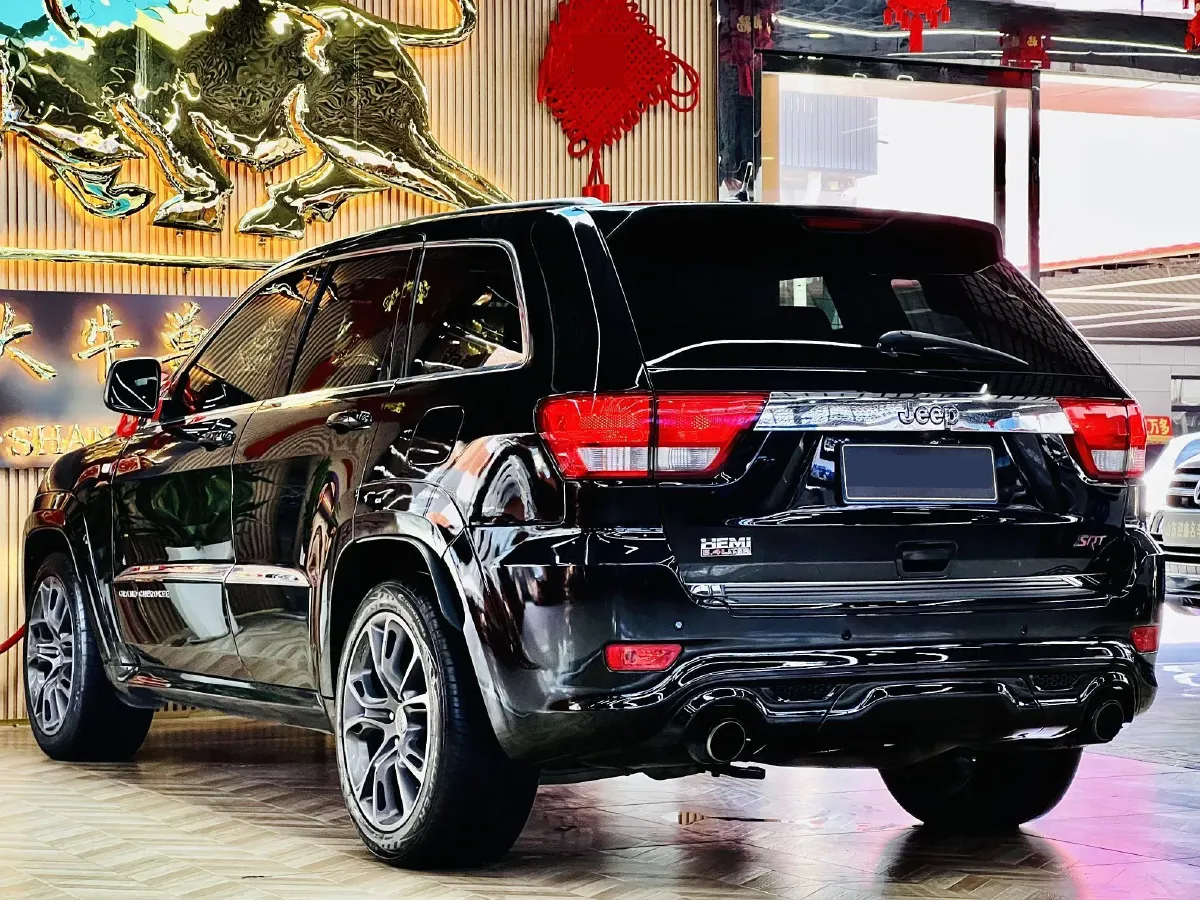 2013 Jeep Grand Cherokee SRT 6.4L 468HP V8 5AT,autocango,china used car exporter,china ev exporter,chinese used car exporter,chinese used ev exporter