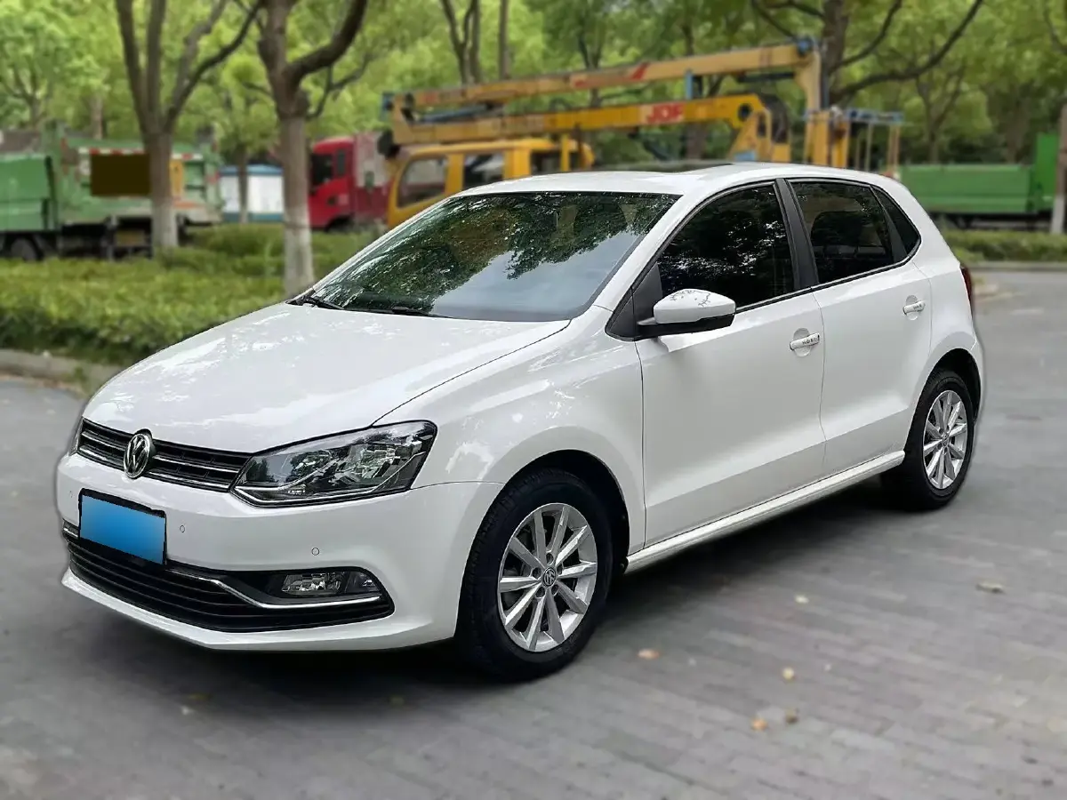 2016 Volkswagen Polo 1.6L 110HP L4 6AT
