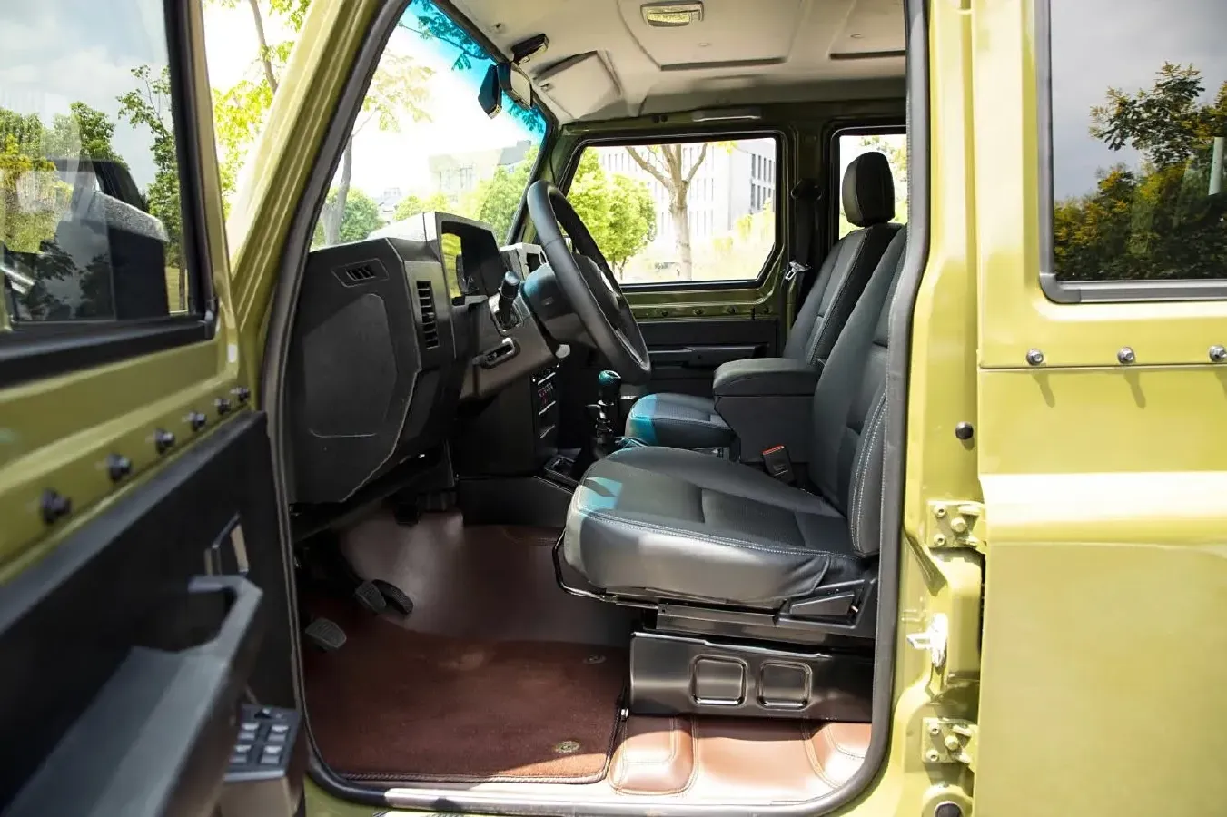 2023 BAW 212 2.4T 211HP L4 6MT,autocango,china used car exporter,china ev exporter,chinese used car exporter,chinese used ev exporter