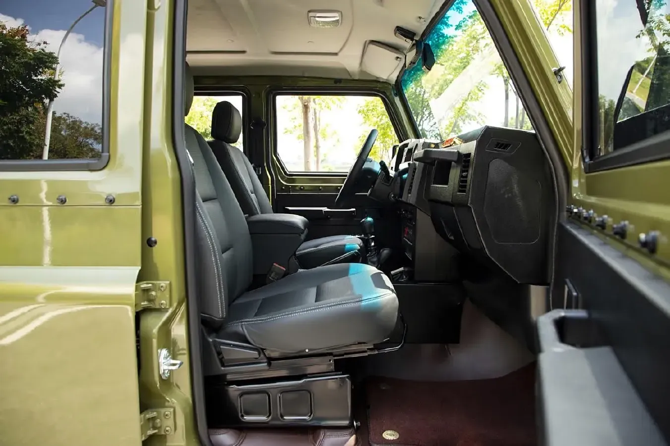 2023 BAW 212 2.4T 211HP L4 6MT,autocango,china used car exporter,china ev exporter,chinese used car exporter,chinese used ev exporter