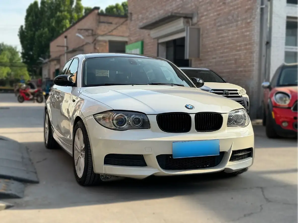 2008 BMW 1 Series 3.0L 265HP L6 6AT