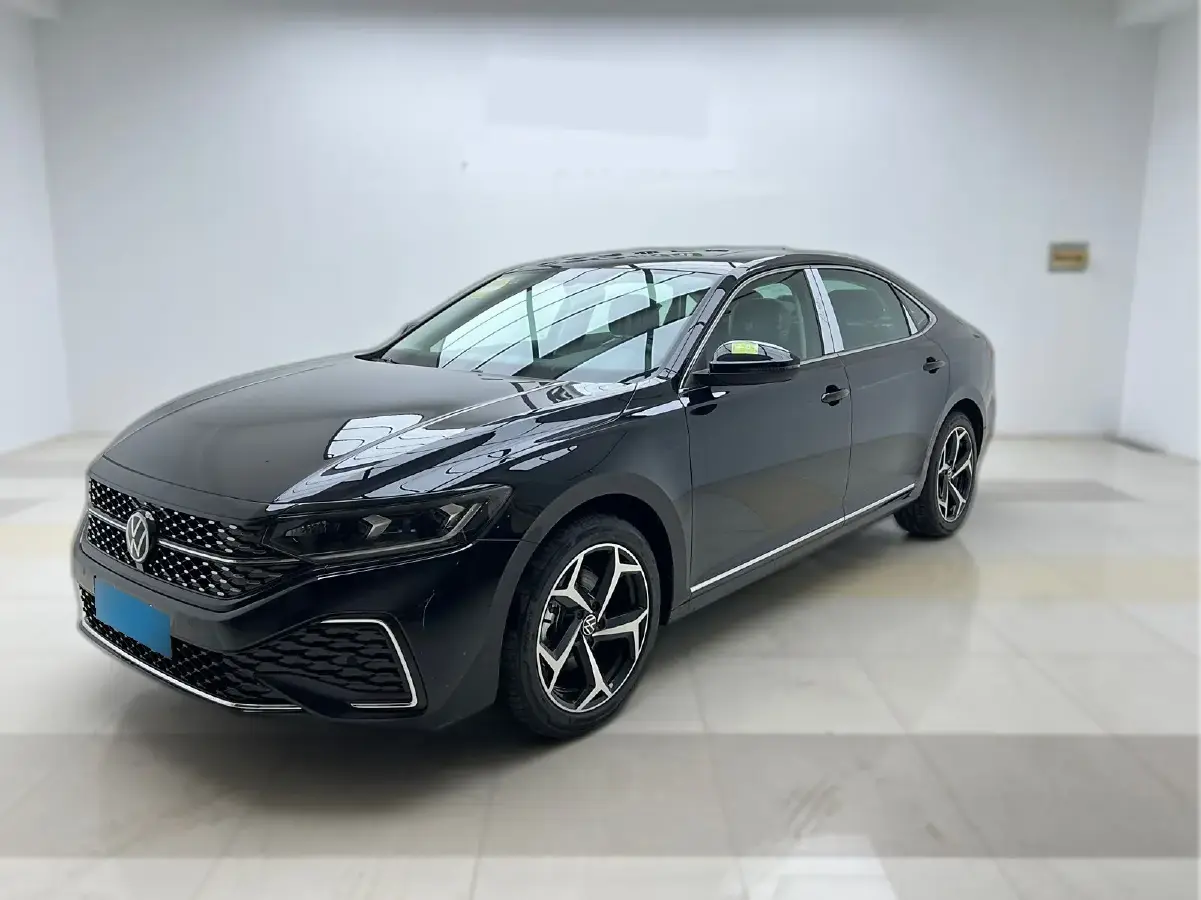 2024 Volkswagen Passat 2.0T 186HP L4 7DCT