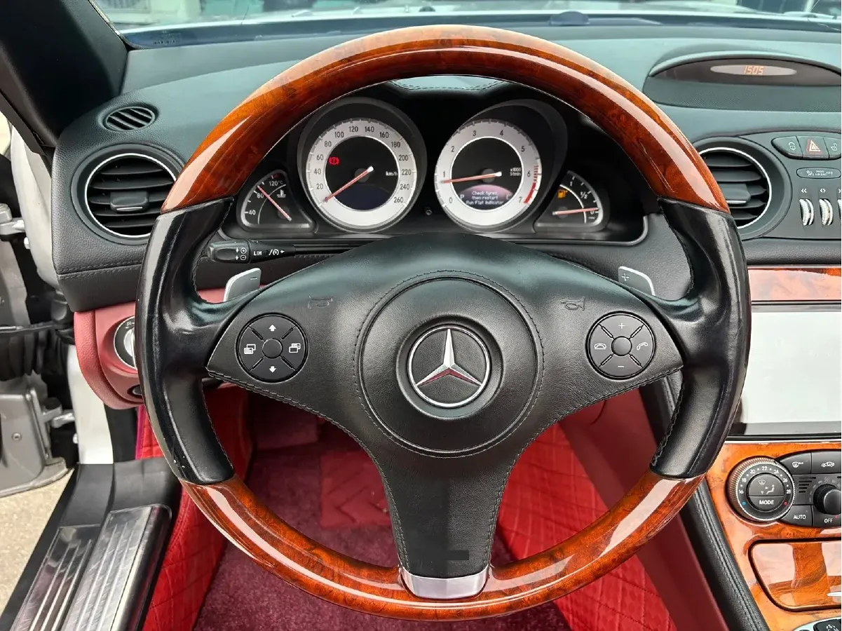 2011 Mercedes-Benz SL Class 3.0L 231HP V6 7AT,autocango,china used car exporter,china ev exporter,chinese used car exporter,chinese used ev exporter