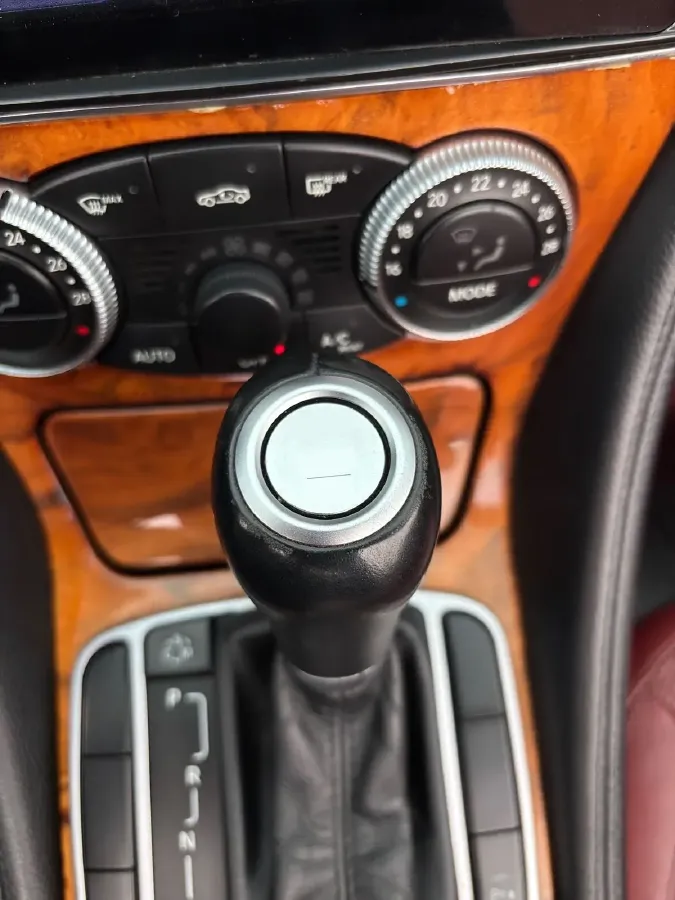 2011 Mercedes-Benz SL Class 3.0L 231HP V6 7AT,autocango,china used car exporter,china ev exporter,chinese used car exporter,chinese used ev exporter