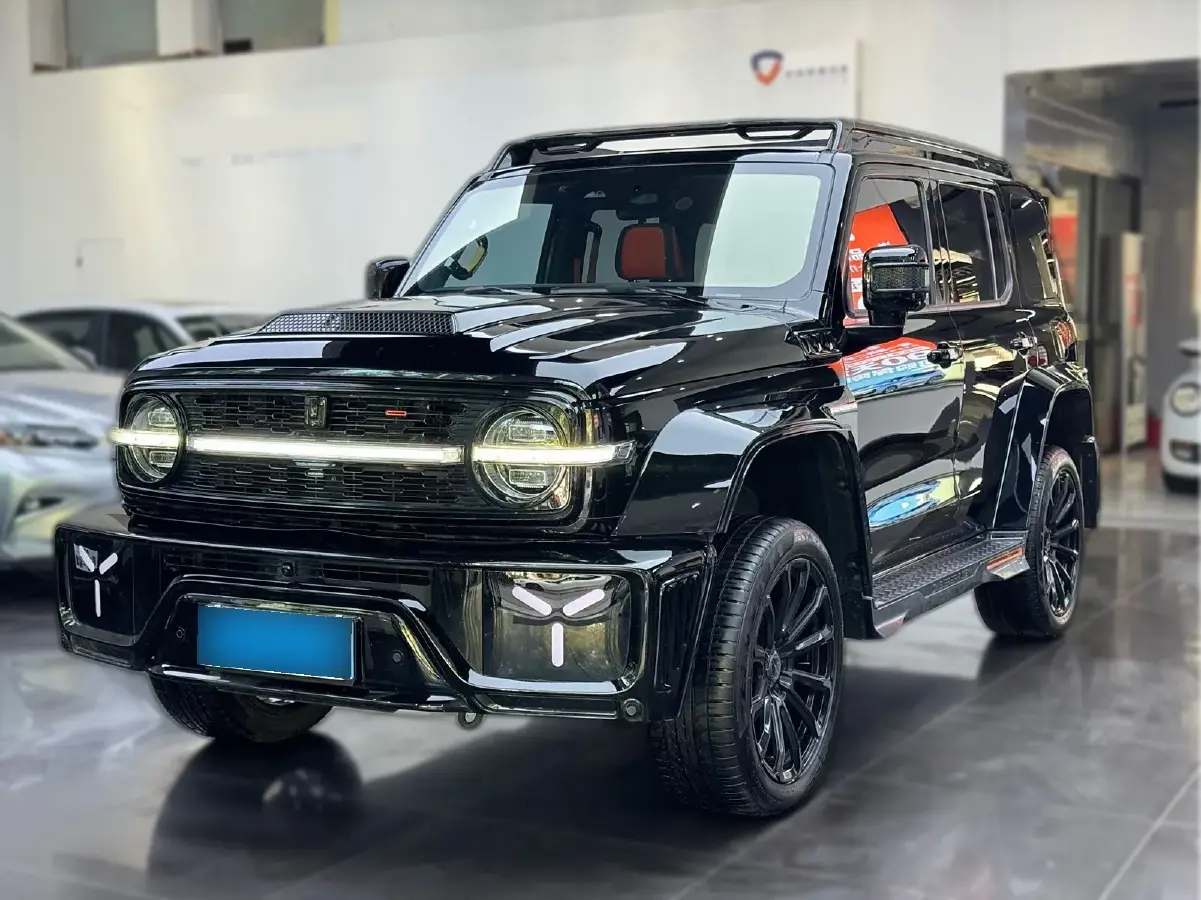 2023 Cyberspace 300 2.0T 227HP L4 8AT