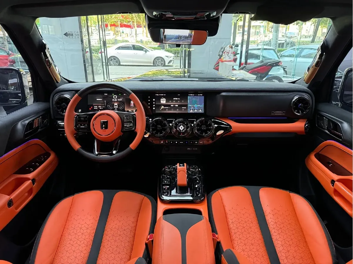 2023 Cyberspace 300 2.0T 227HP L4 8AT,autocango,china used car exporter,china ev exporter,chinese used car exporter,chinese used ev exporter