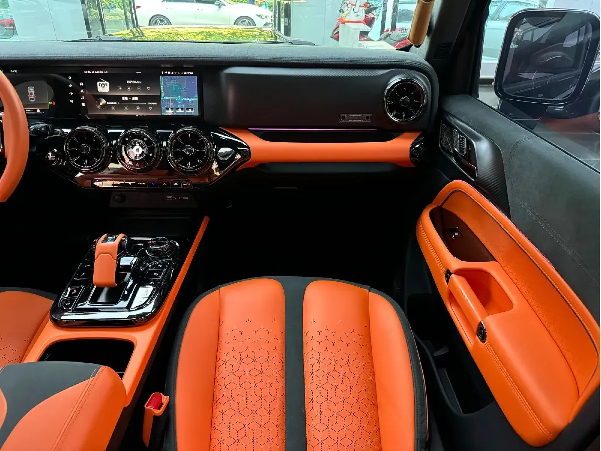 2023 Cyberspace 300 2.0T 227HP L4 8AT,autocango,china used car exporter,china ev exporter,chinese used car exporter,chinese used ev exporter