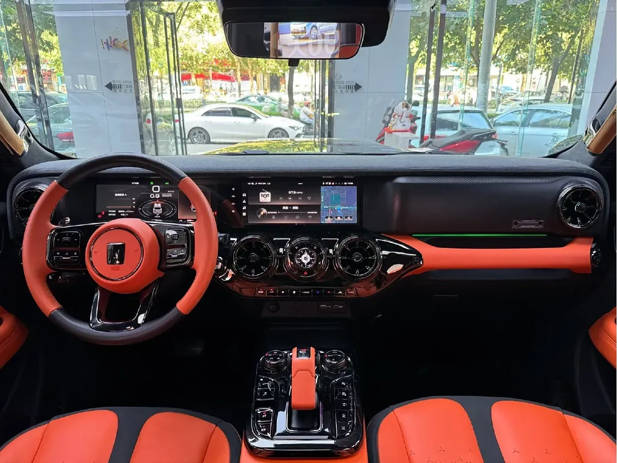 2023 Cyberspace 300 2.0T 227HP L4 8AT,autocango,china used car exporter,china ev exporter,chinese used car exporter,chinese used ev exporter